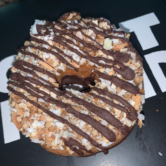 Meet your Posher, Itzae - Picture 1 of 1